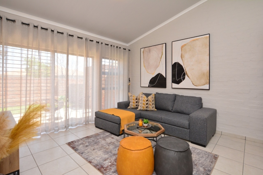 2 Bedroom Property for Sale in Van Der Hoff Park North West